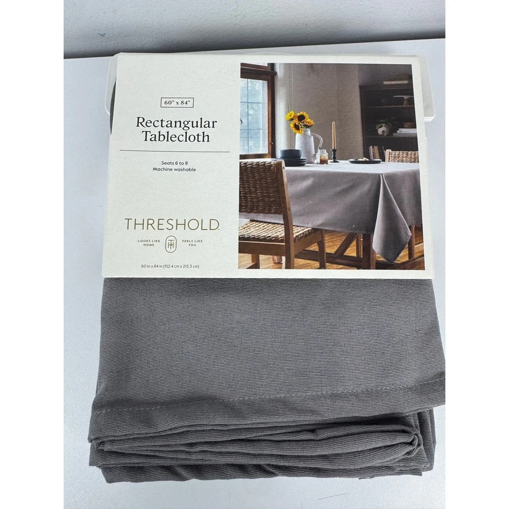 Threshold rectangular tablecloth